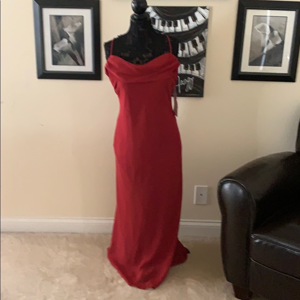 🛑 SOLD … 💜 FIRM ... Burgundy Formal Dress